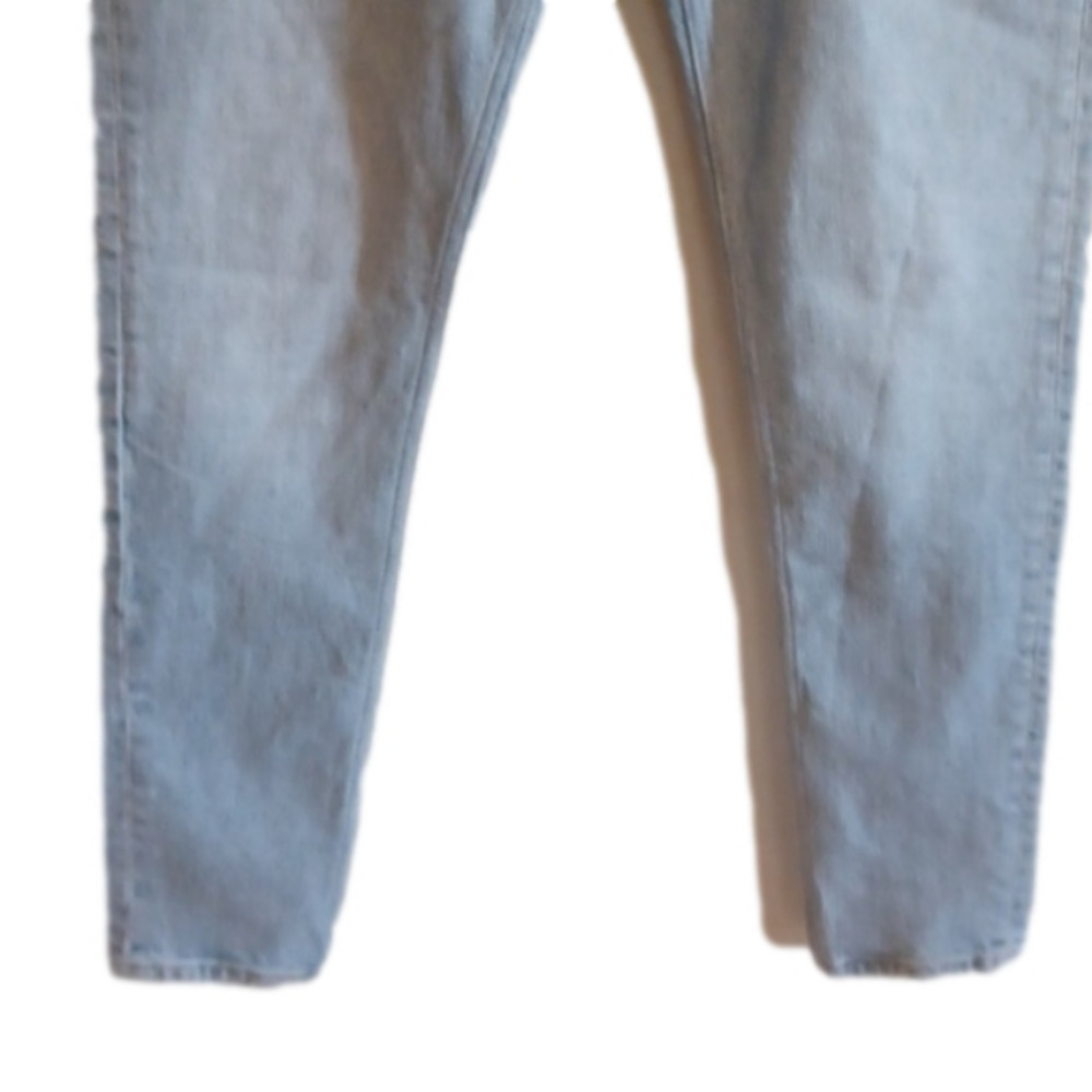 ZARA size 32( 12) lightwash buttonfly denim. Freyed hems. Great for school!! - Picture 3 of 11